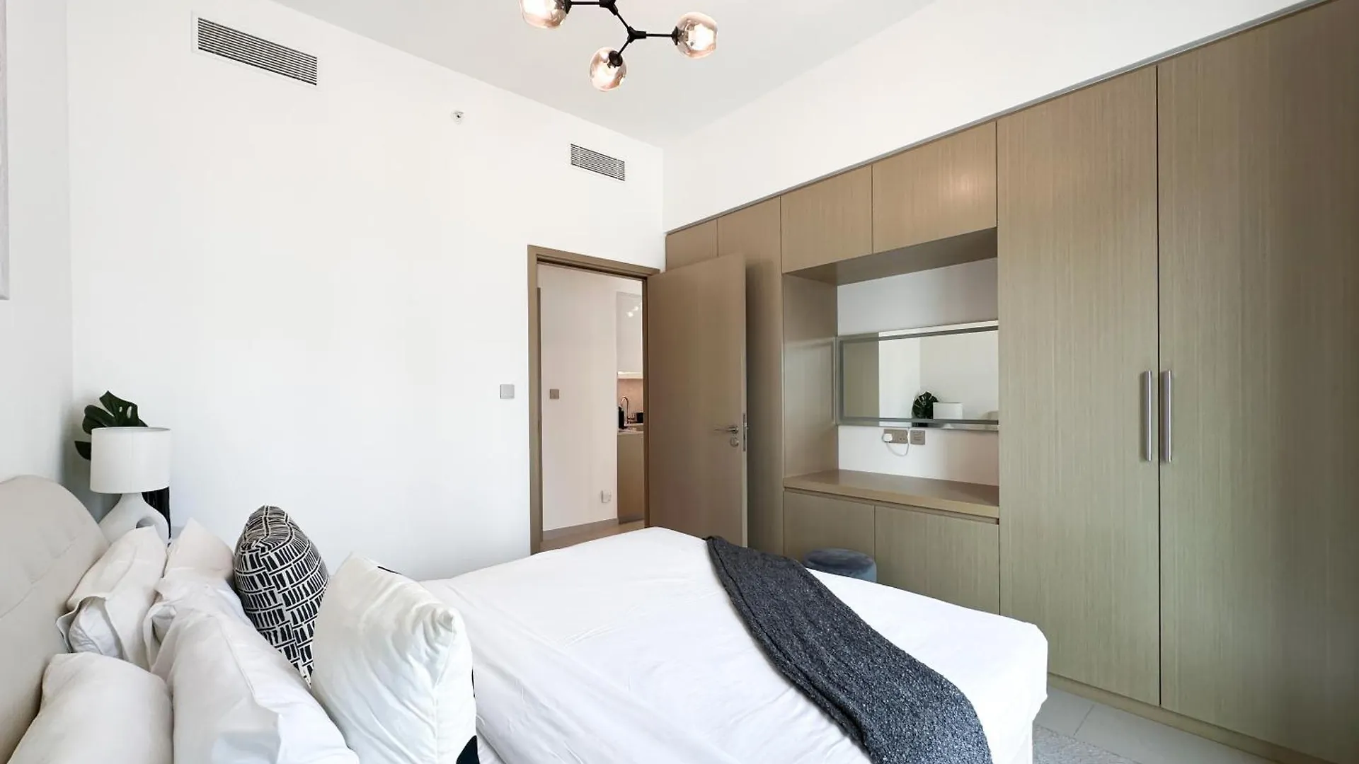 Trophy - Maison De Reve Suite Dubai